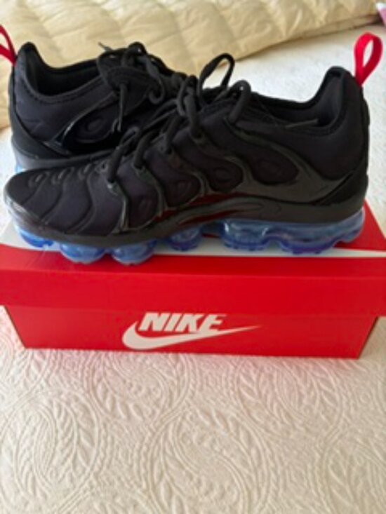 Nike Air Vapormax‎ Plus DQ7626-001 Size 10  Black with blue main image 4